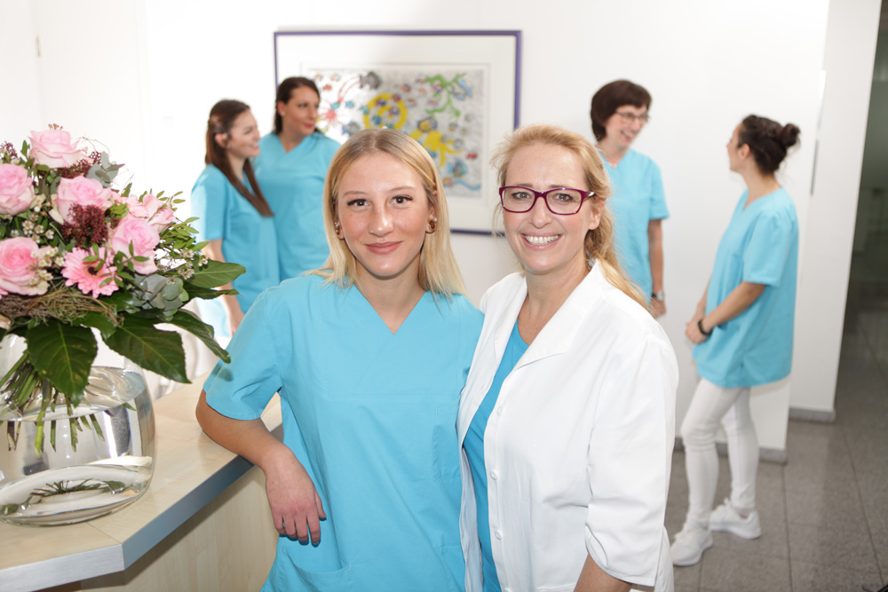 Das Team erwartet Sie Das Team erwartet Sie